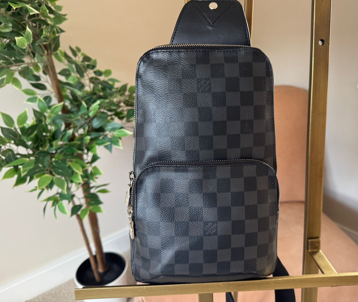 Louis Vuitton Avenue Sling Bag – Damier Graphite