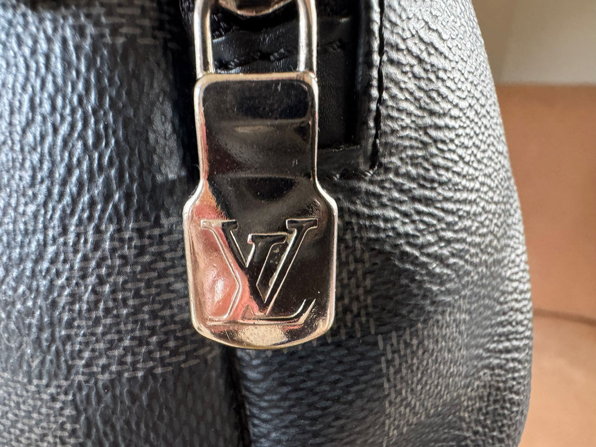 Louis Vuitton Avenue Sling Bag – Damier Graphite