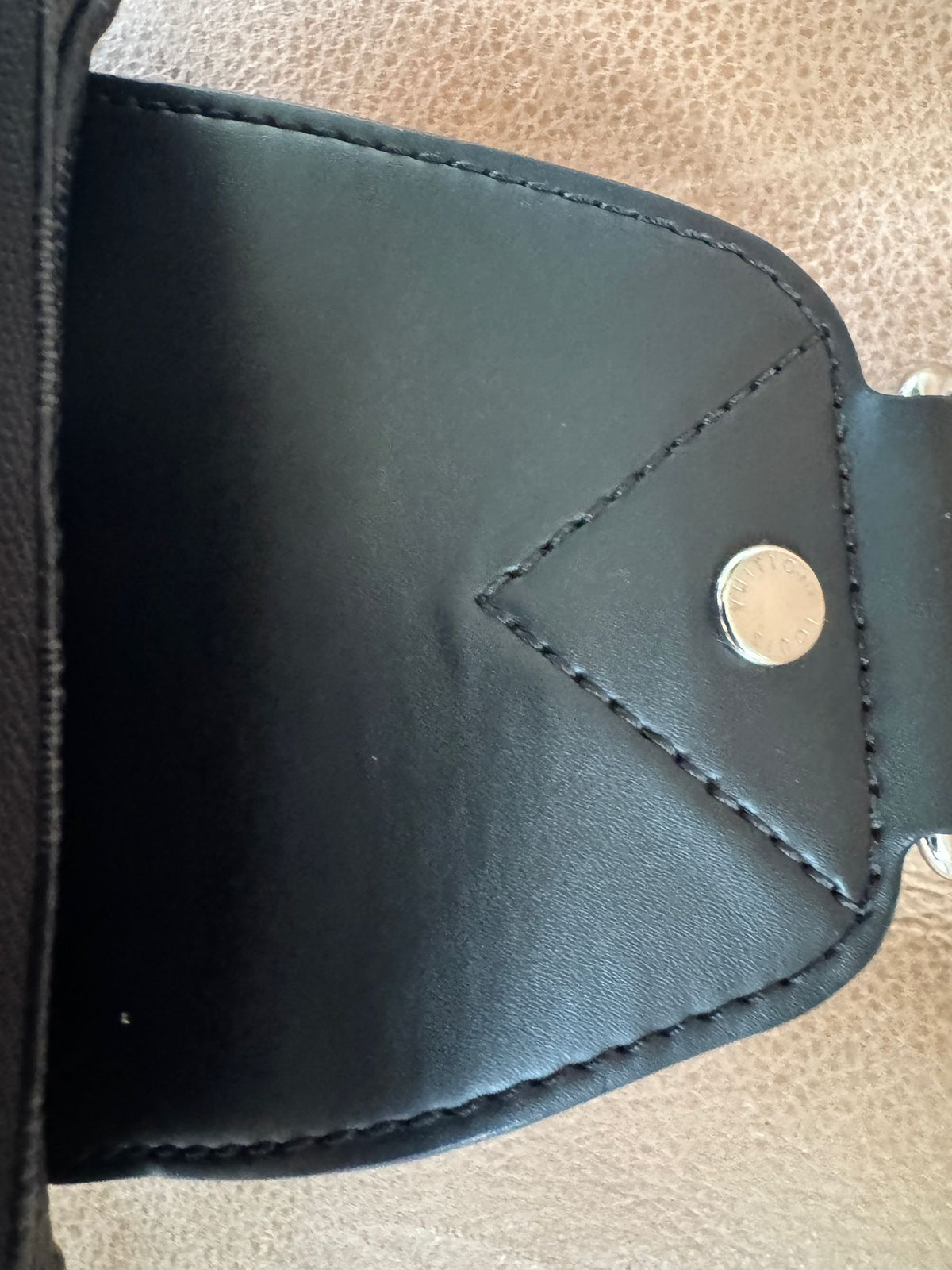 Louis Vuitton Avenue Sling Bag – Damier Graphite