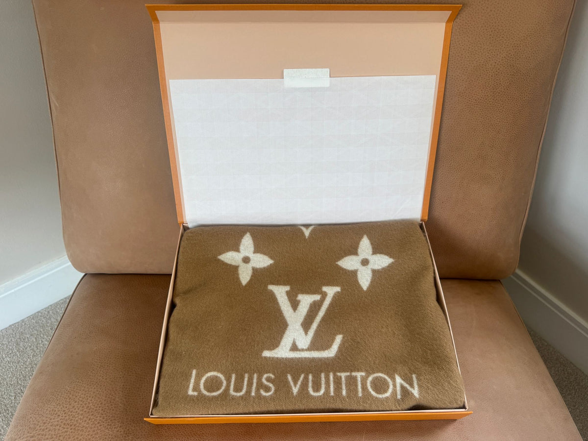 Louis Vuitton Reykjavik Scarf – Sable Beige – 100% Cashmere