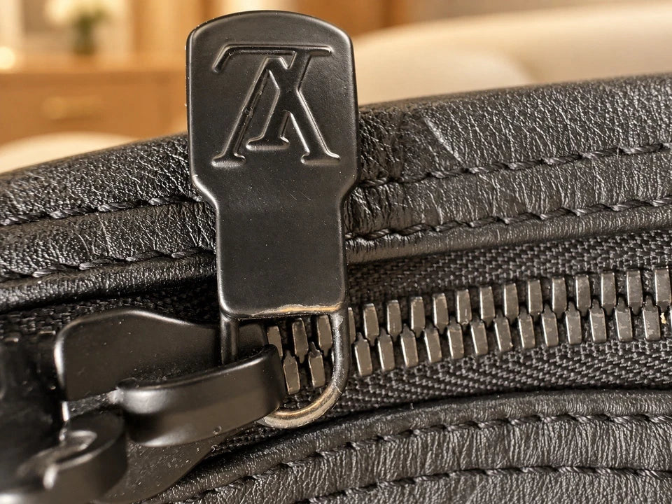 Louis Vuitton Keepall 50 bandouliere black monogram shadow leather